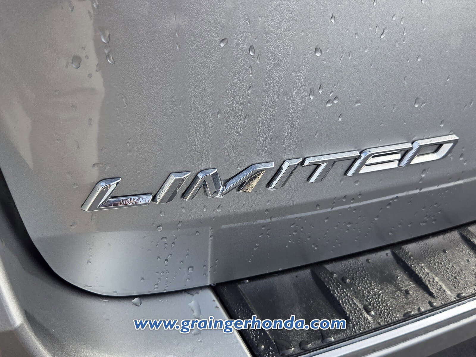 Used 2023 Ford Explorer Limited image 11