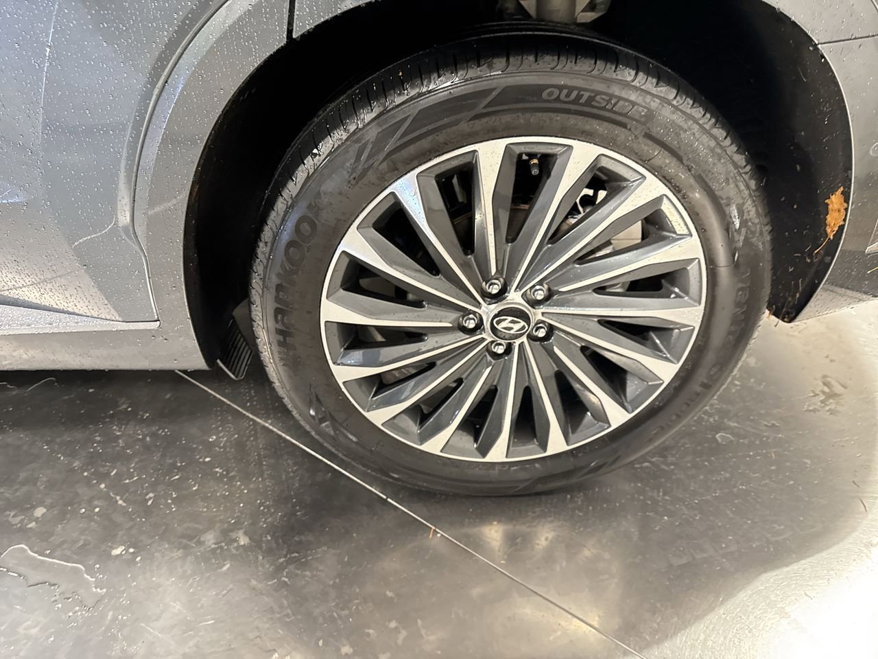 Used 2024 Hyundai Palisade Calligraphy image 12