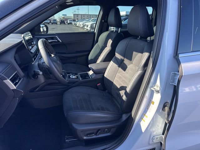 Used 2023 Mitsubishi Outlander SE image 18
