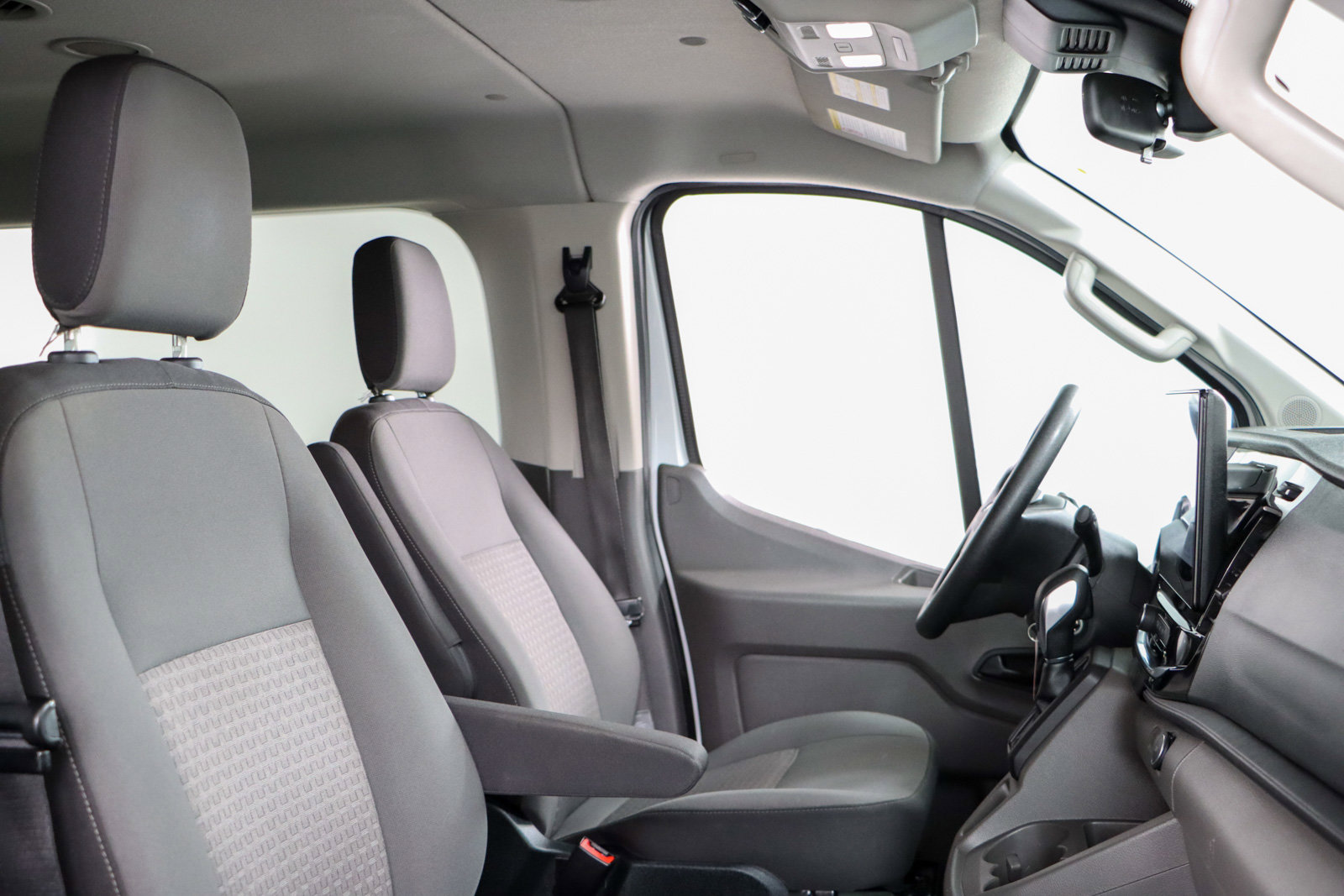 Used 2023 Ford Transit 350 XLT image 26