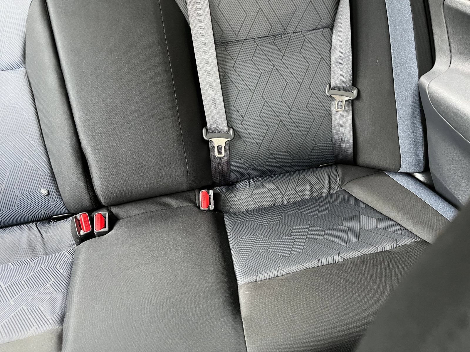 Used 2025 Nissan Versa SV FWD image 36
