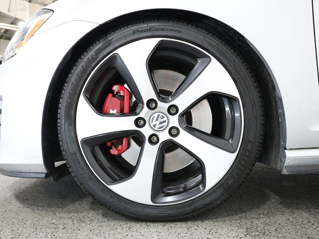 Used 2017 Volkswagen GTI SE FWD image 5