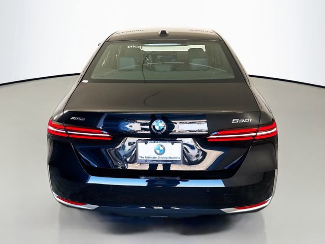 Used 2025 BMW 530i xDrive w/ Premium Package image 6