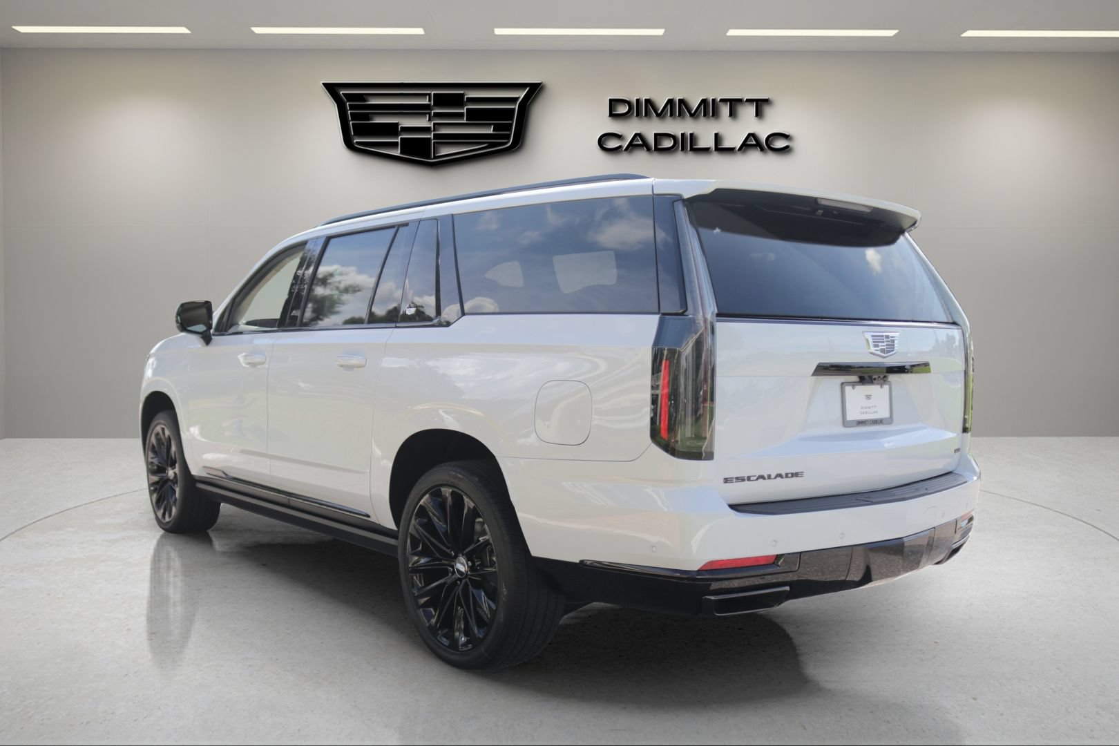 New 2026 Cadillac Escalade ESV Platinum Sport w/ LPO, ONYX Package AWD/4WD image 7