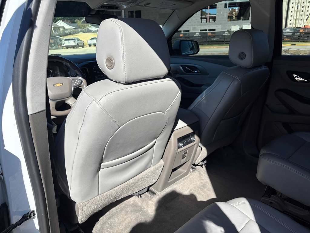 Used 2019 Chevrolet Traverse LT FWD image 21