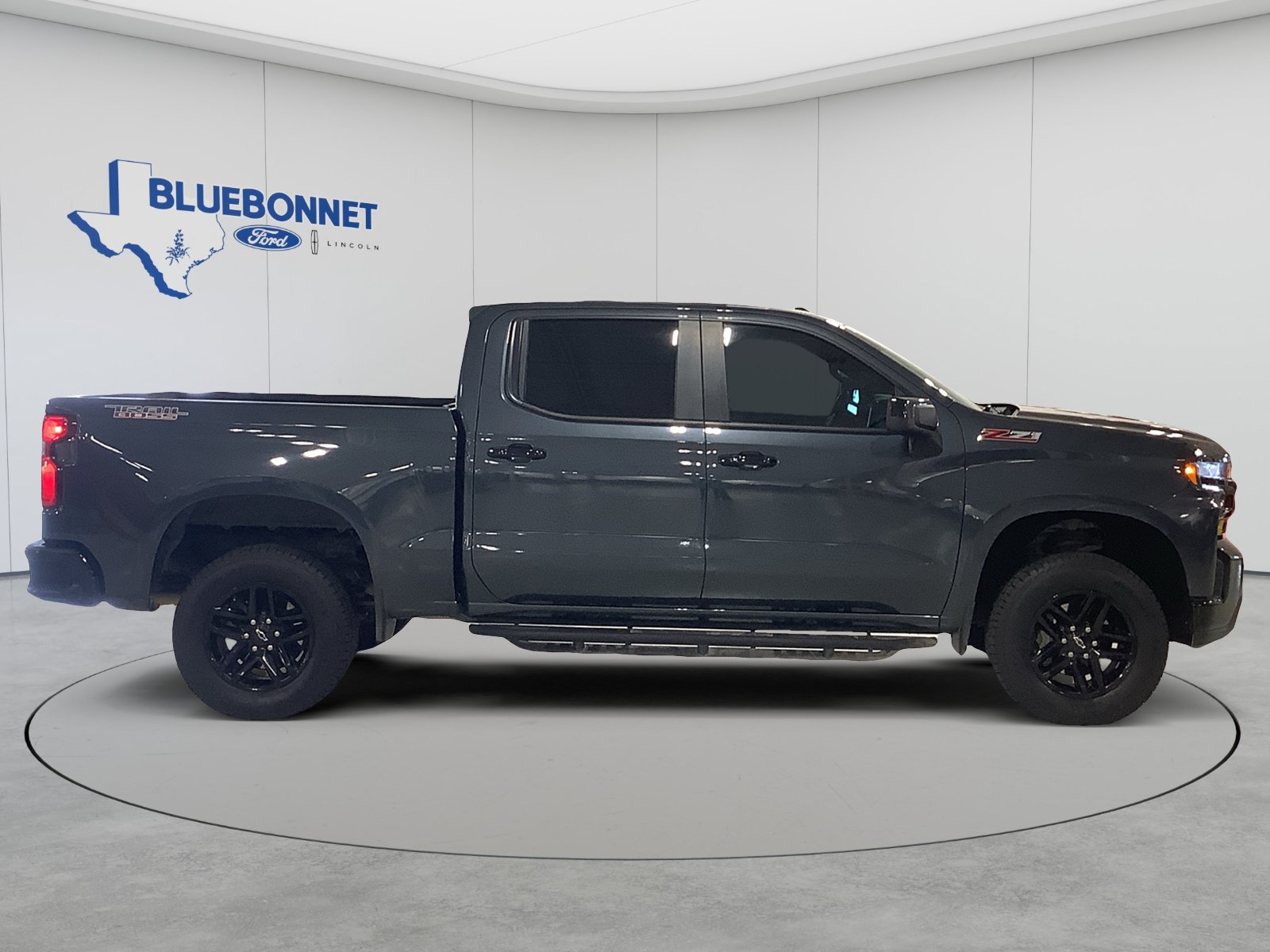 Used 2021 Chevrolet Silverado 1500 LT Trail Boss w/ Convenience Package II AWD/4WD image 4