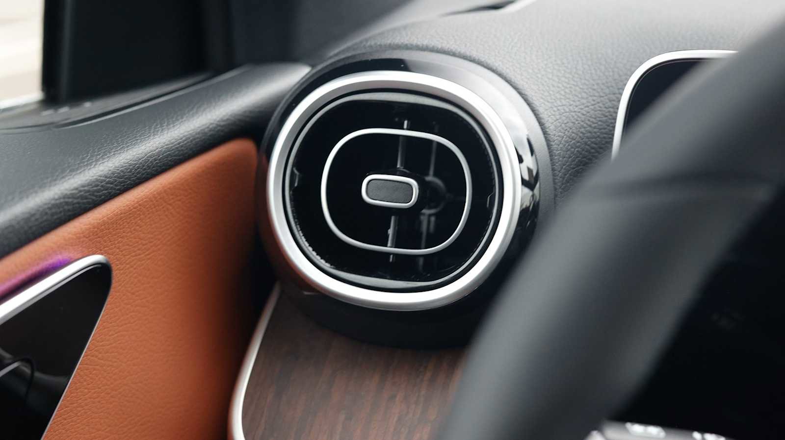 New 2026 Mercedes-Benz GLC 300 4MATIC image 18