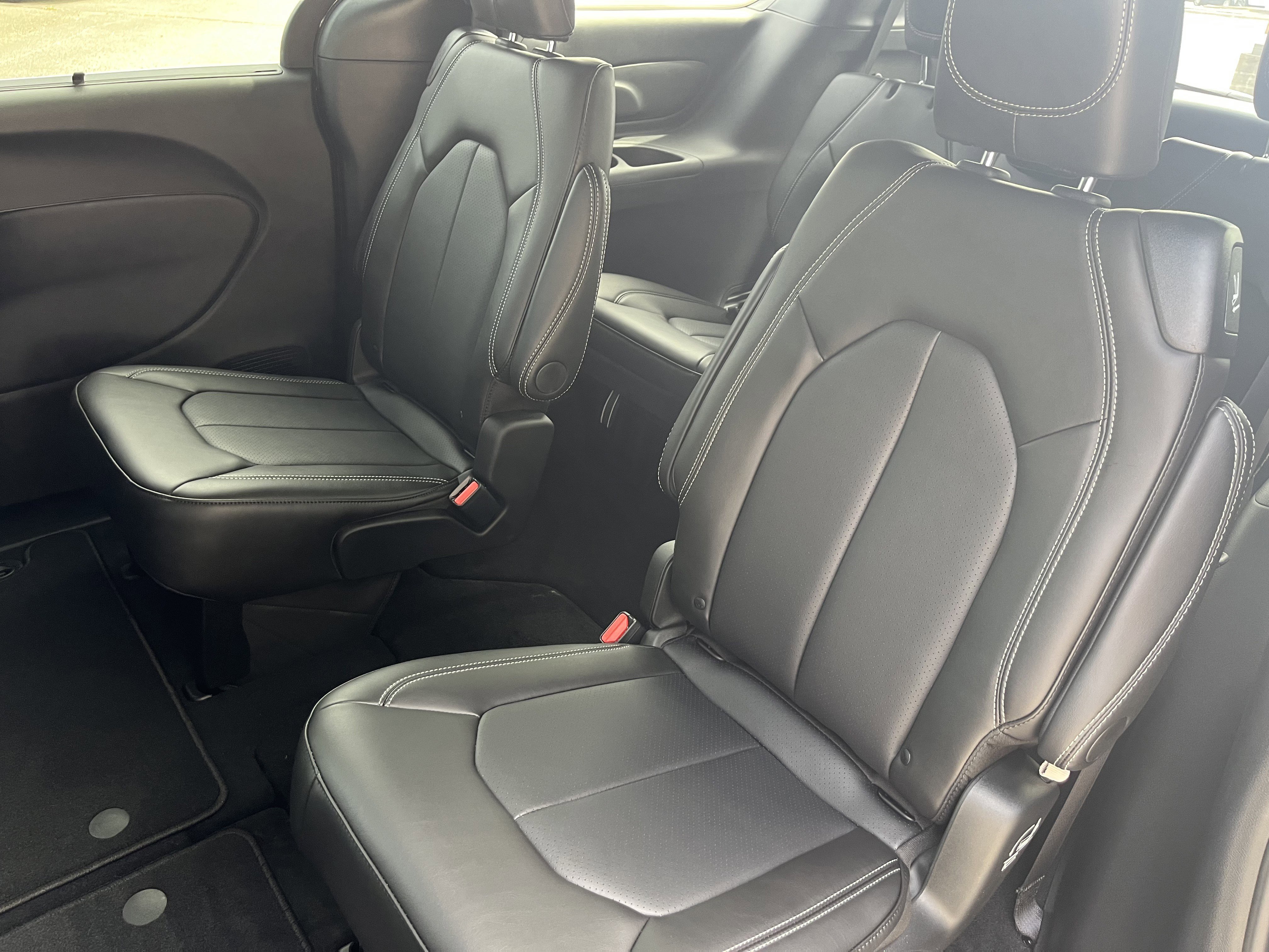 New 2026 Chrysler Pacifica Select image 26