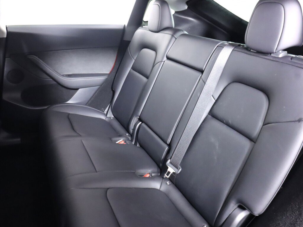 Used 2024 Tesla Model Y Long Range image 33