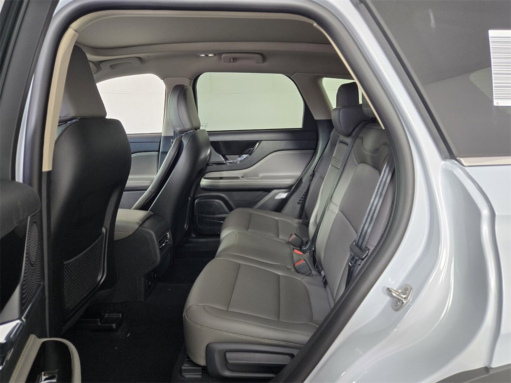 New 2026 Lincoln Corsair Premiere image 7