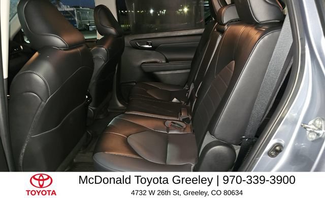 Used 2022 Toyota Highlander XLE AWD/4WD image 4