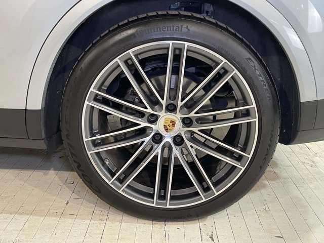 Certified 2023 Porsche Cayenne S AWD/4WD image 13