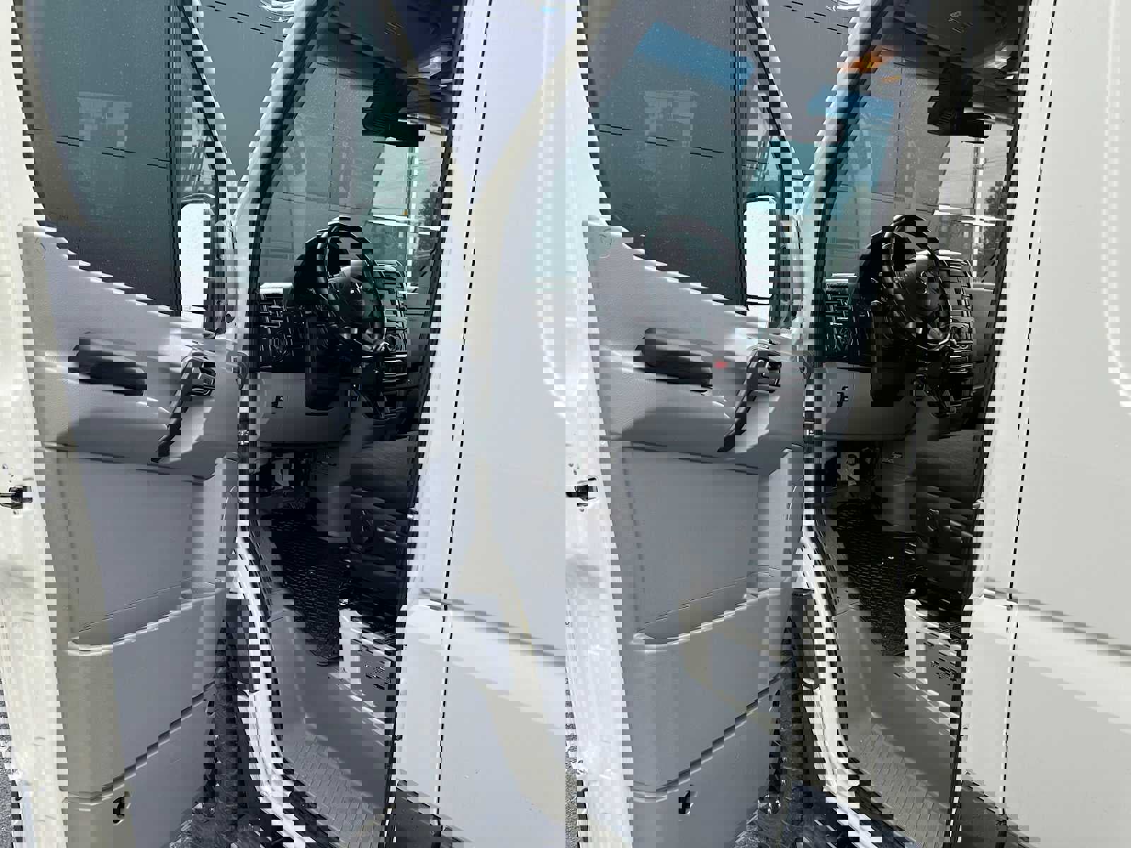 Used 2018 Mercedes-Benz Sprinter 2500 image 24