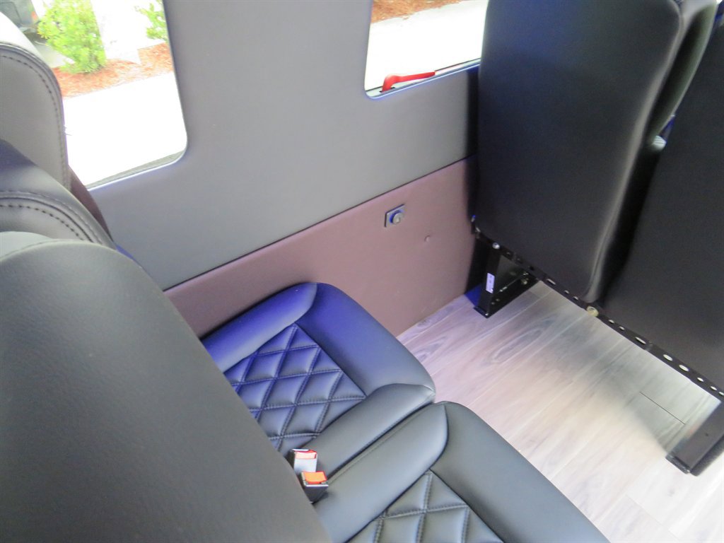 Used 2022 Mercedes-Benz Sprinter 4500 image 26