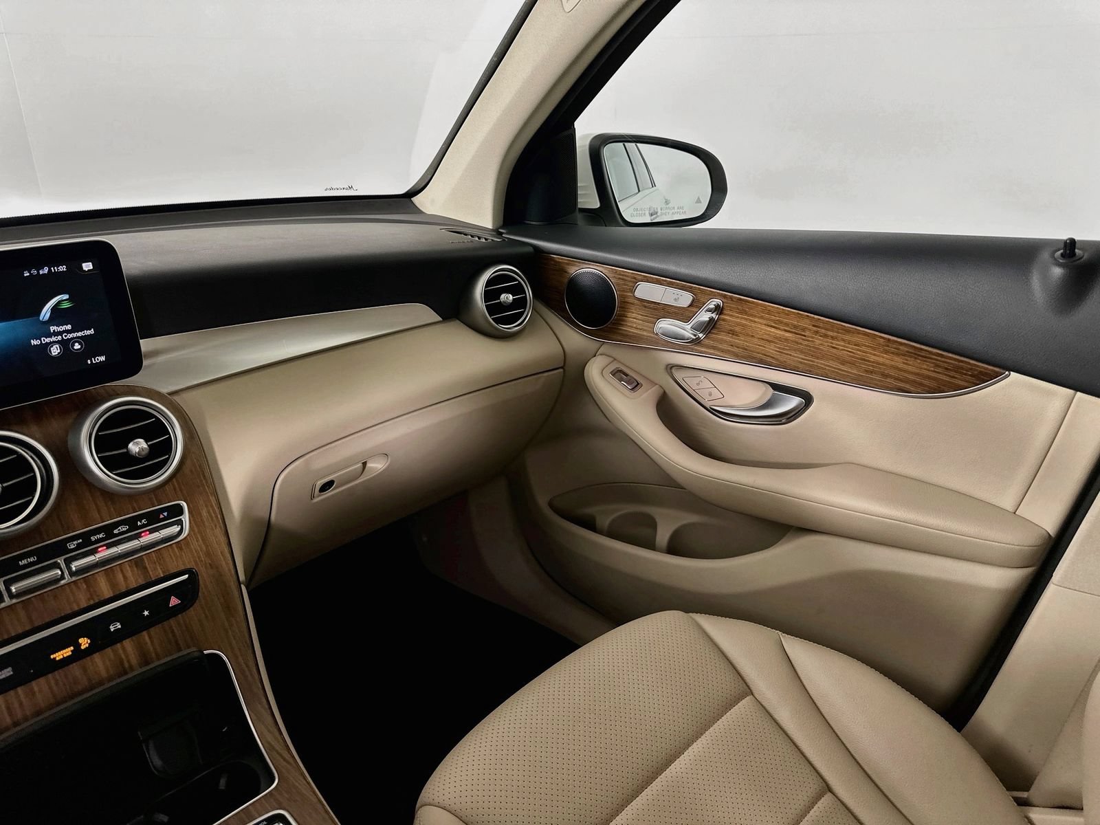 Used 2022 Mercedes-Benz GLC 300 4MATIC image 23