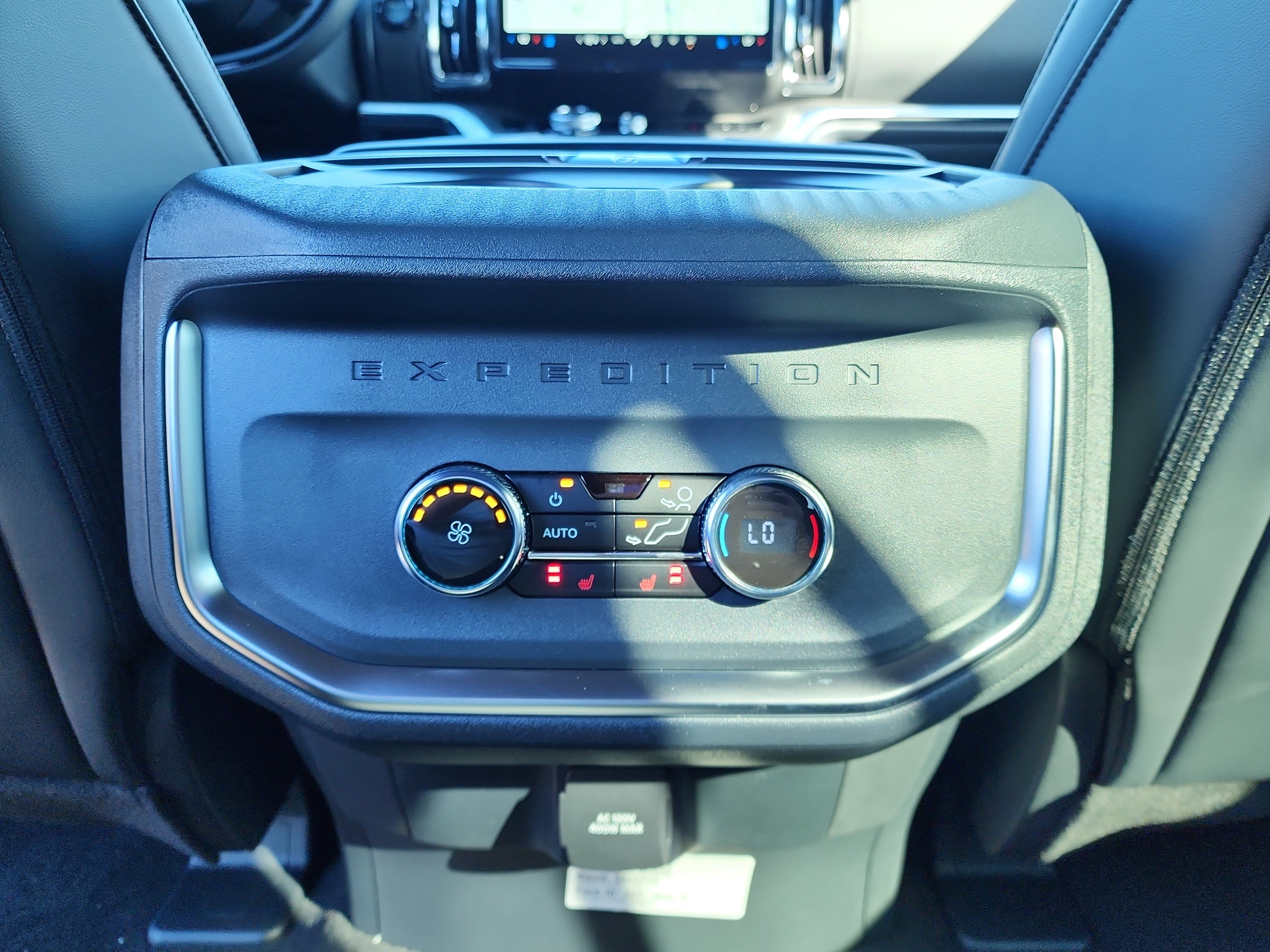 New 2025 Ford Expedition Platinum image 9