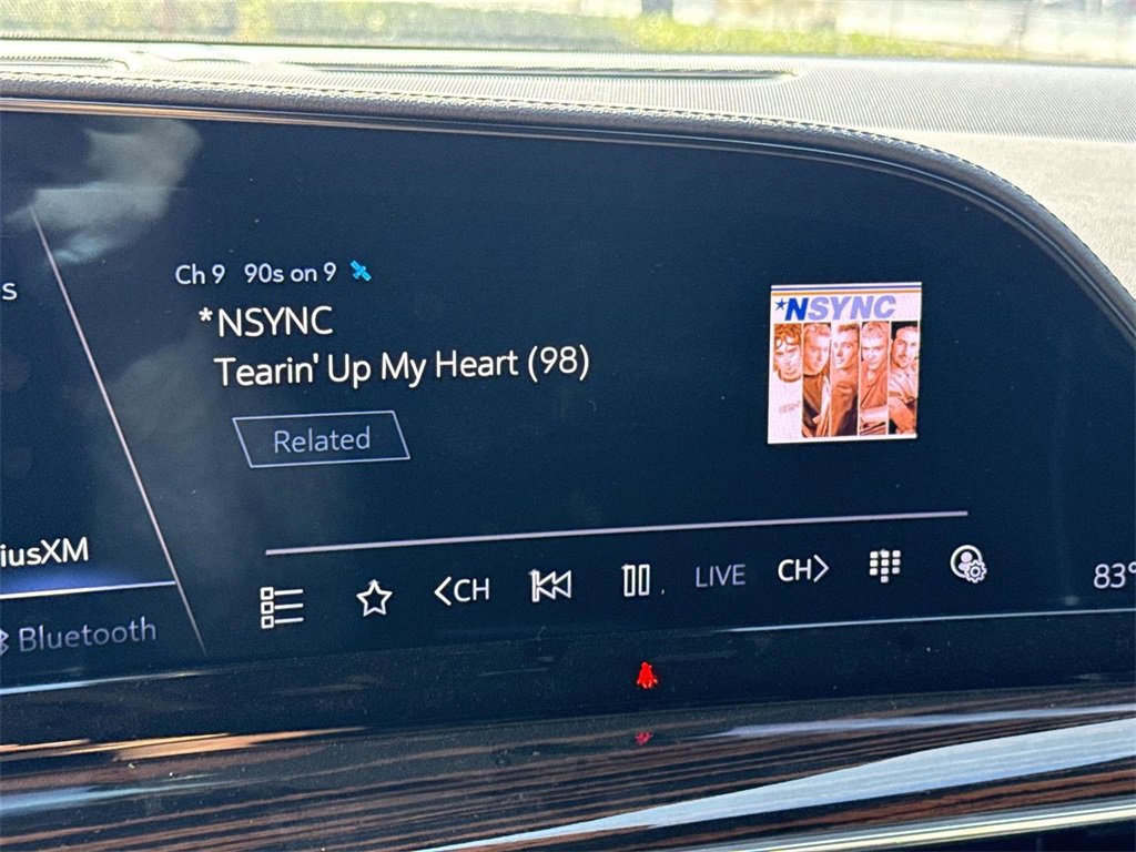 Used 2024 Cadillac Escalade ESV Premium Luxury image 12