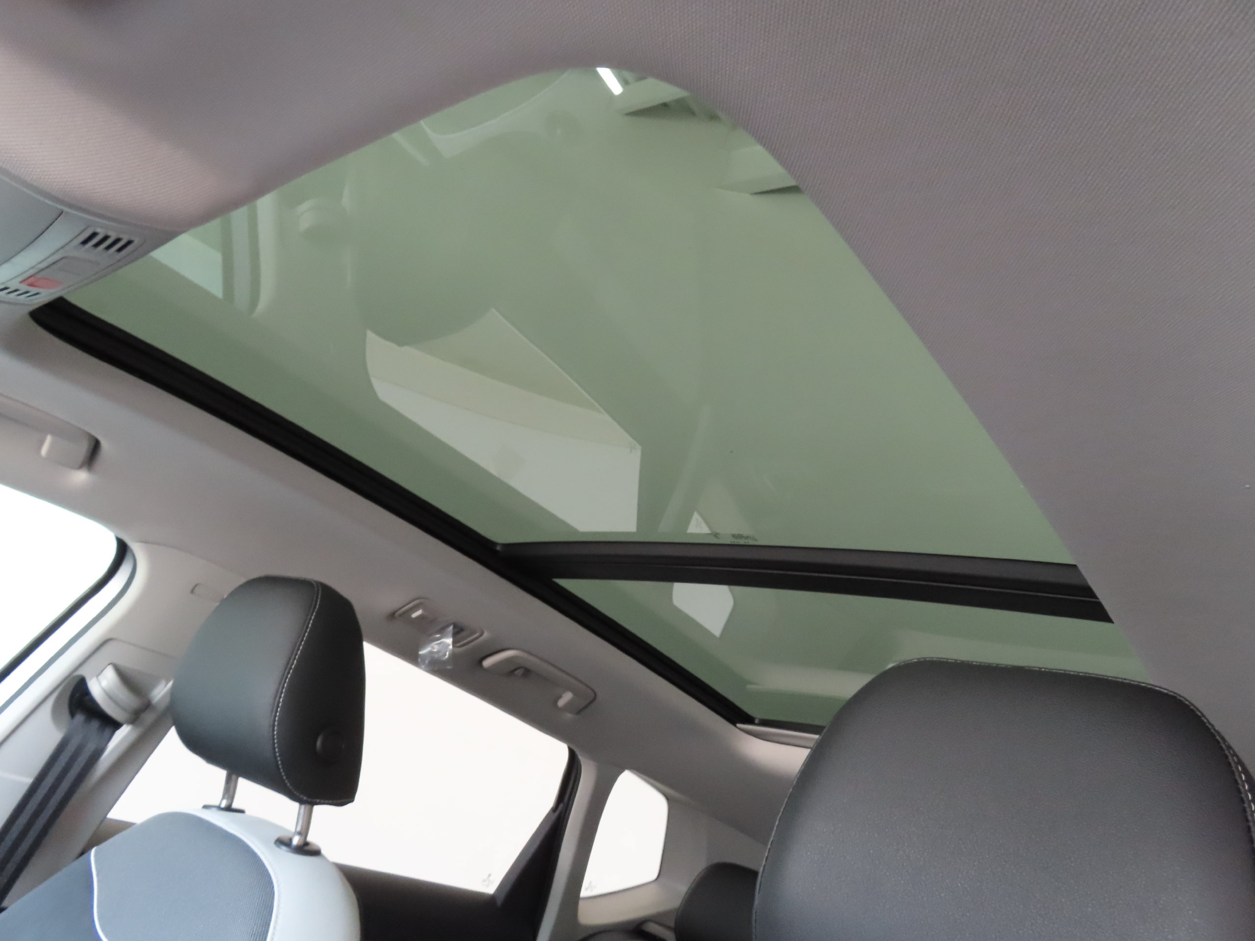New 2026 Volkswagen Taos SE FWD image 19