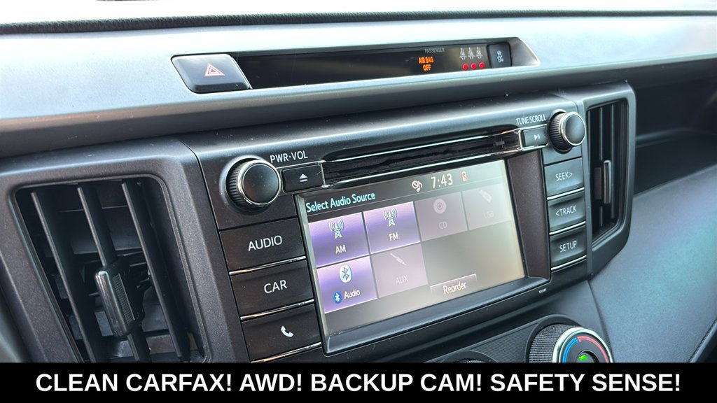 Used 2018 Toyota RAV4 LE AWD/4WD image 17