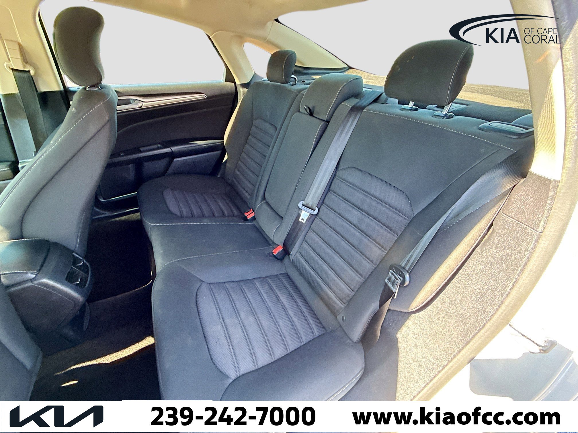 Used 2018 Ford Fusion SE w/ Fusion SE Technology Package image 19