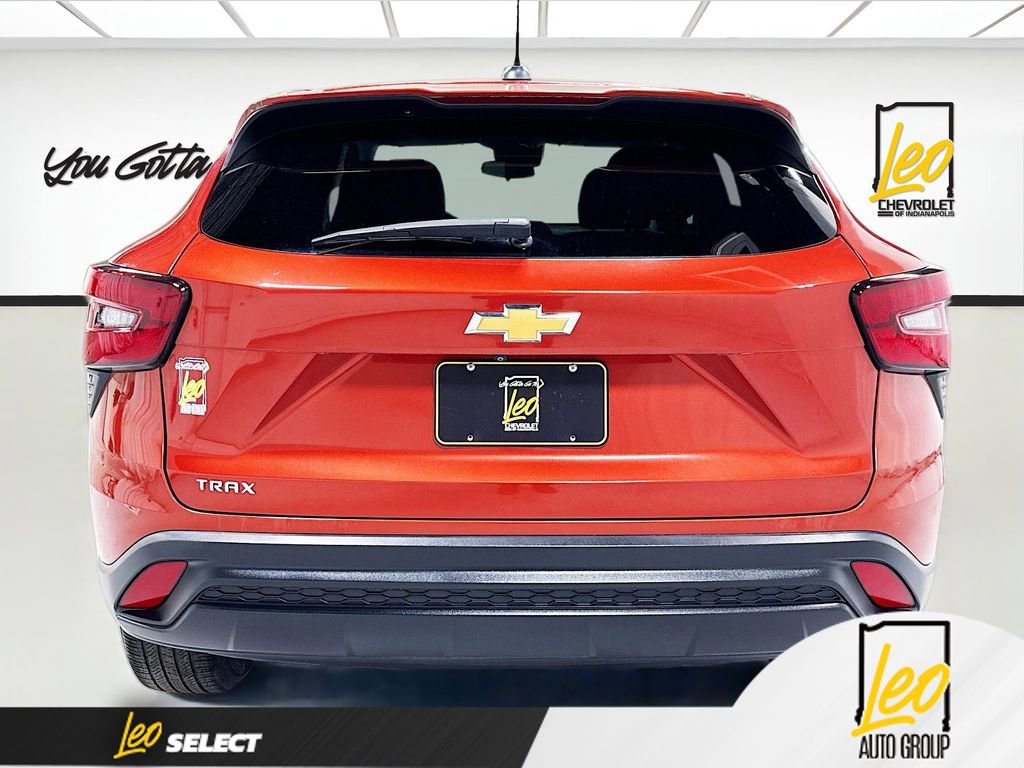 Used 2024 Chevrolet Trax LS w/ LS Convenience Package FWD image 6