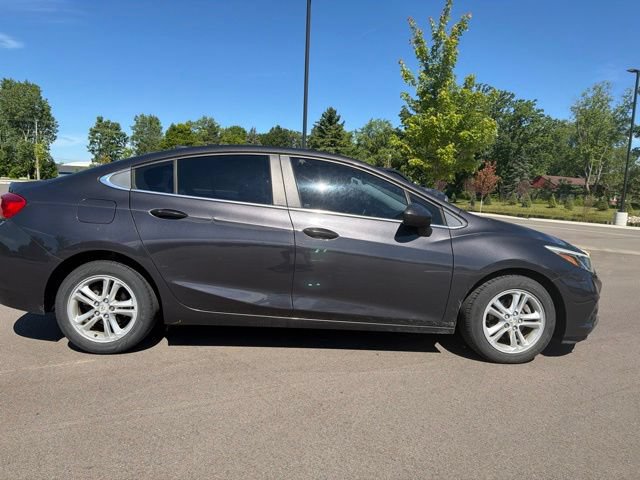 Used 2017 Chevrolet Cruze LT FWD image 6