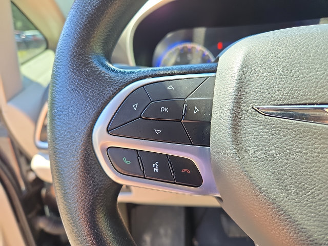 Used 2021 Chrysler Pacifica Touring AWD/4WD image 7