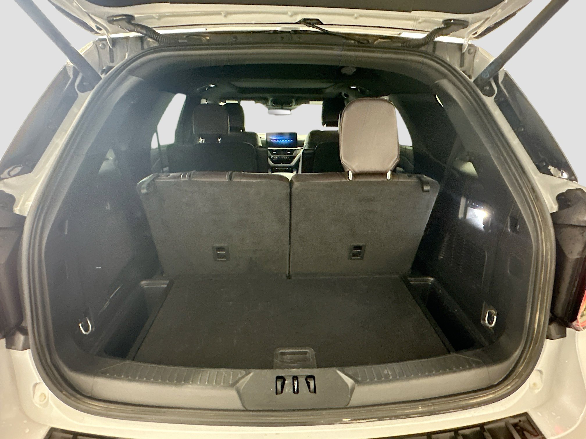 Used 2025 Ford Explorer Platinum w/ LUX Leather Package AWD/4WD image 32