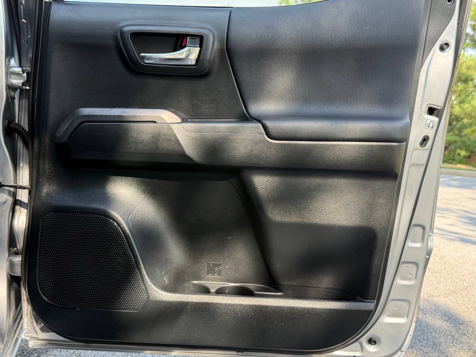 Used 2017 Toyota Tacoma TRD Sport w/ Tow Package RWD image 40