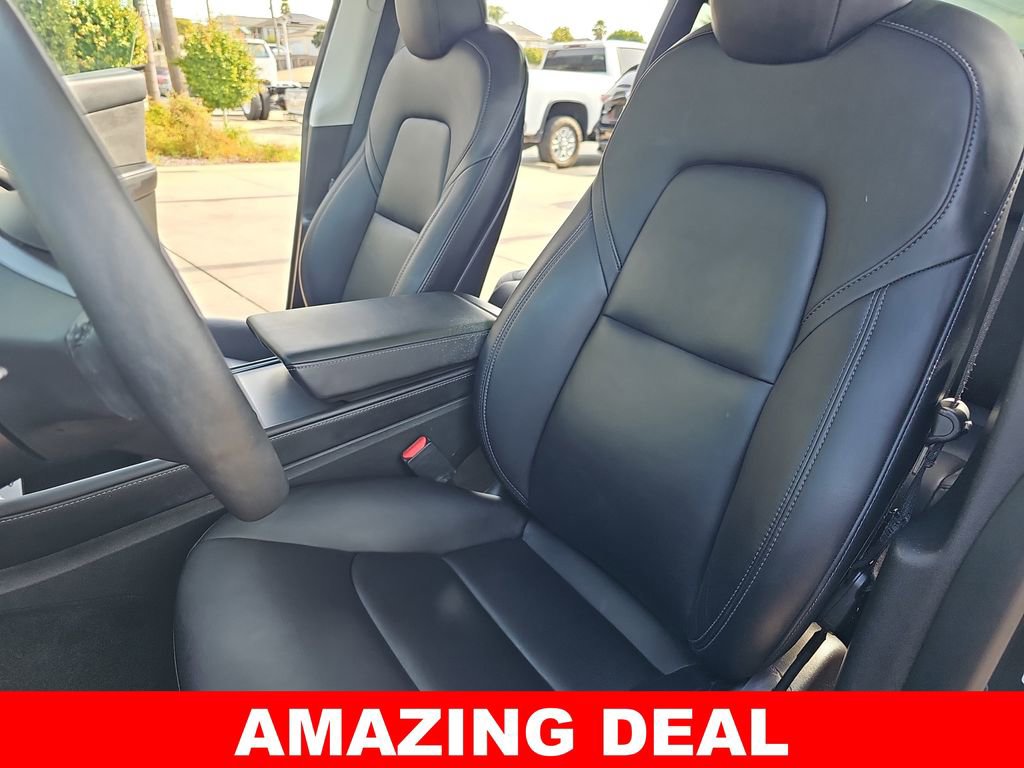 Used 2022 Tesla Model Y Long Range image 16