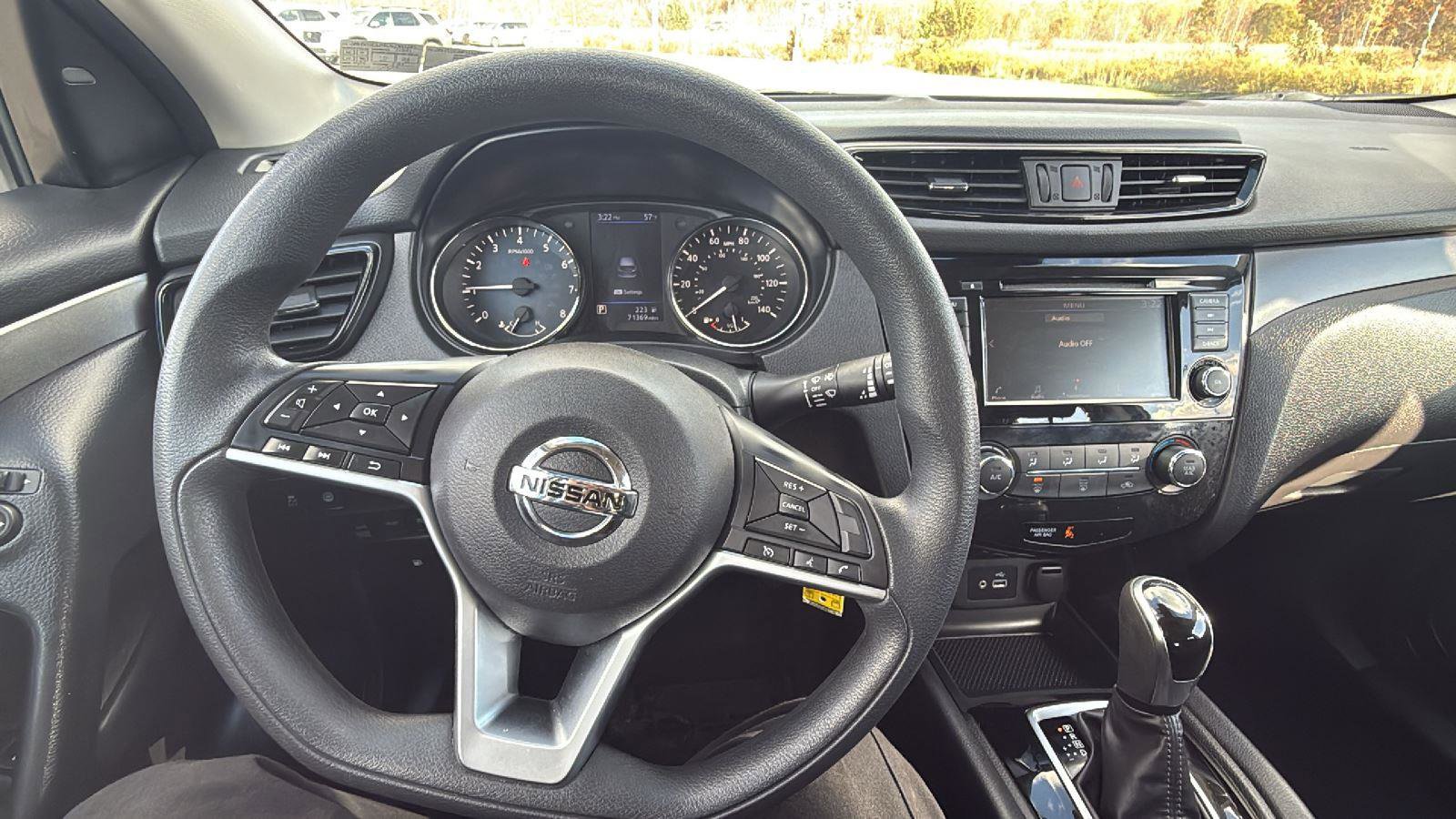 Used 2020 Nissan Rogue Sport S image 27