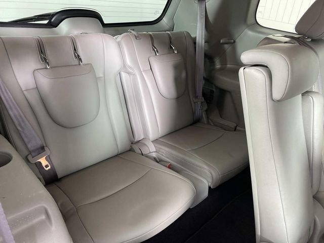 Used 2012 Toyota Highlander SE w/ Tow Pkg image 13
