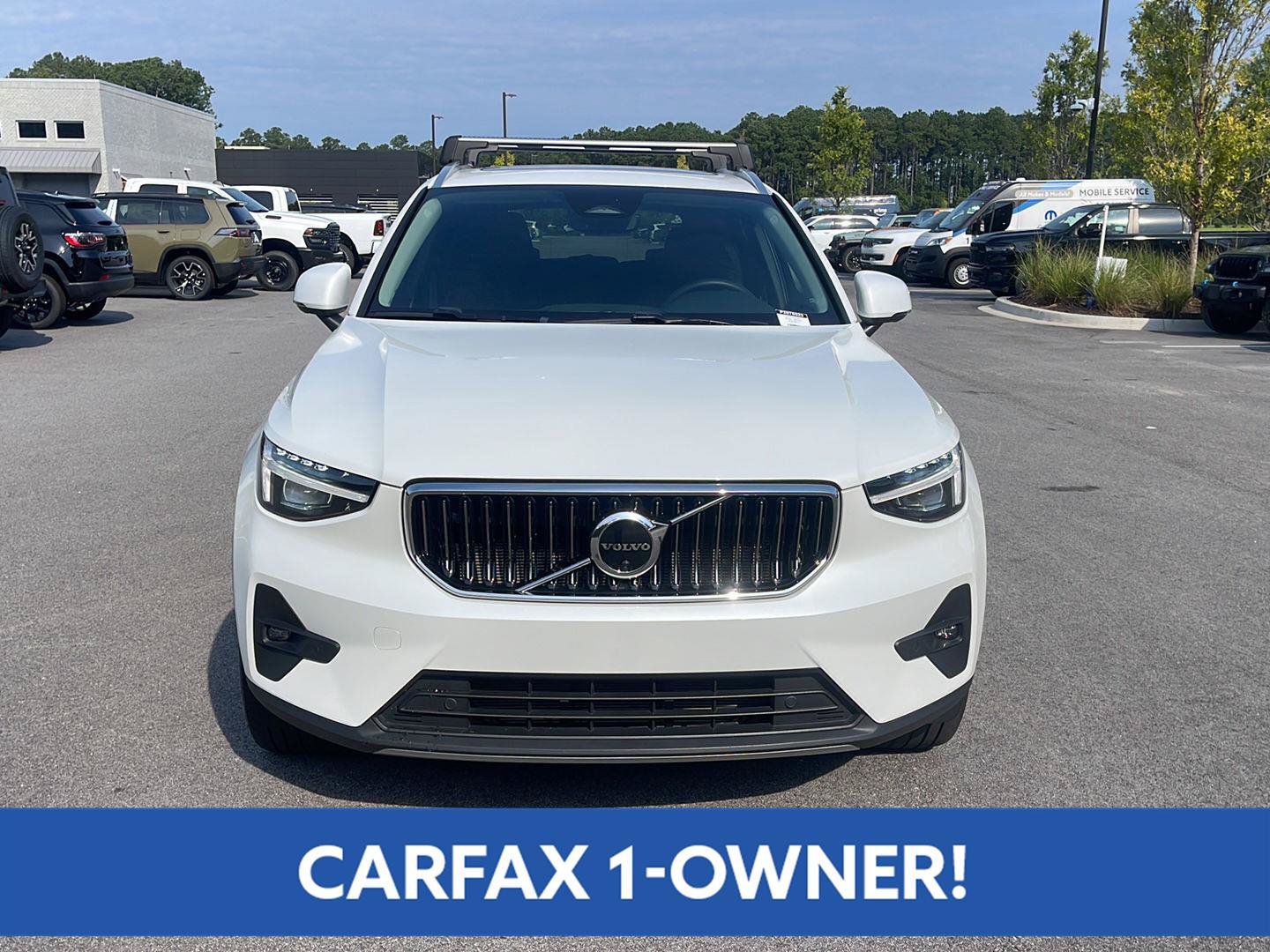 Used 2023 Volvo XC40 B5 Ultimate w/ Protection Package Premier AWD/4WD image 2