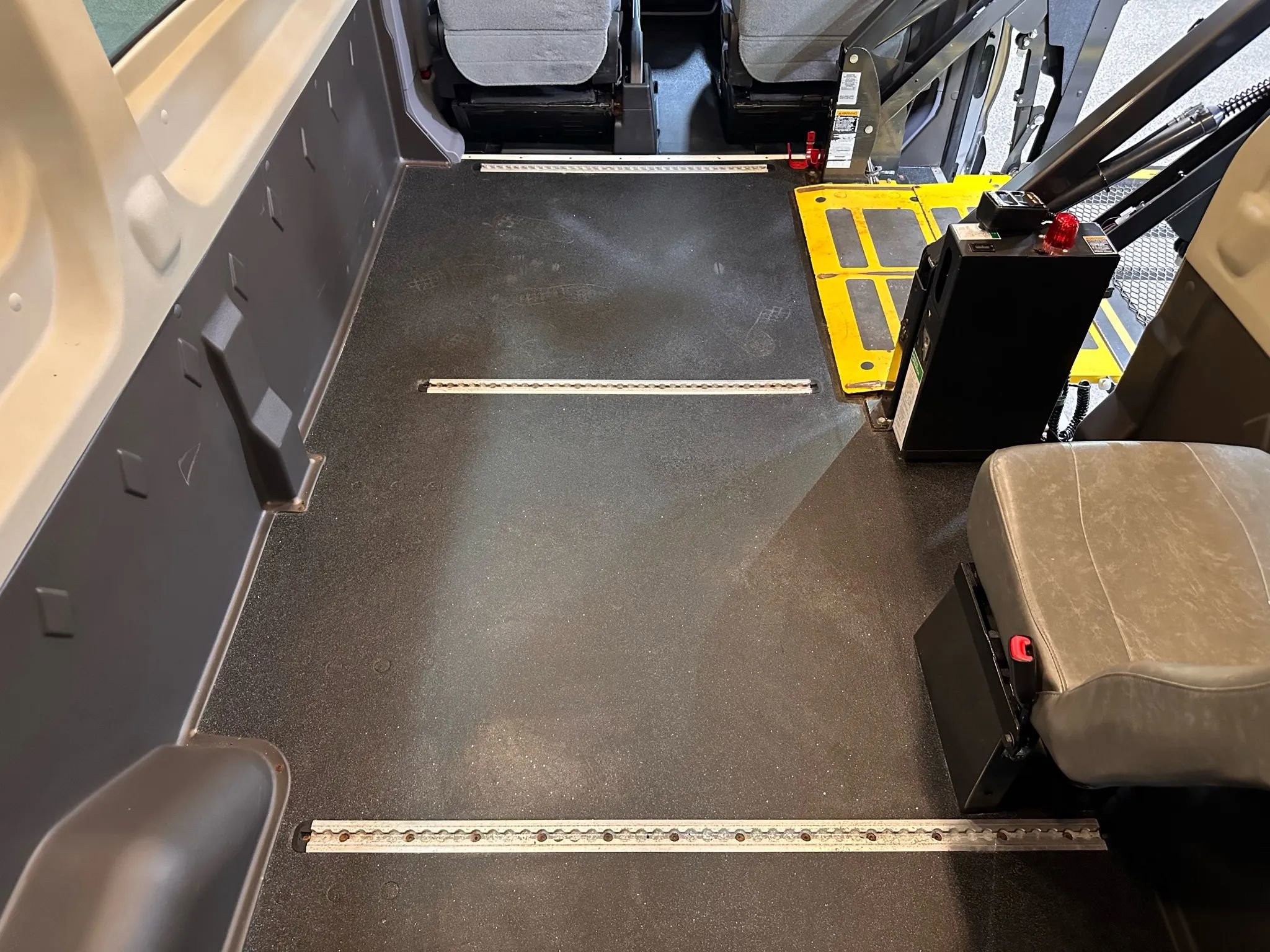 Used 2015 Ford Transit 350 148 Medium Roof image 35