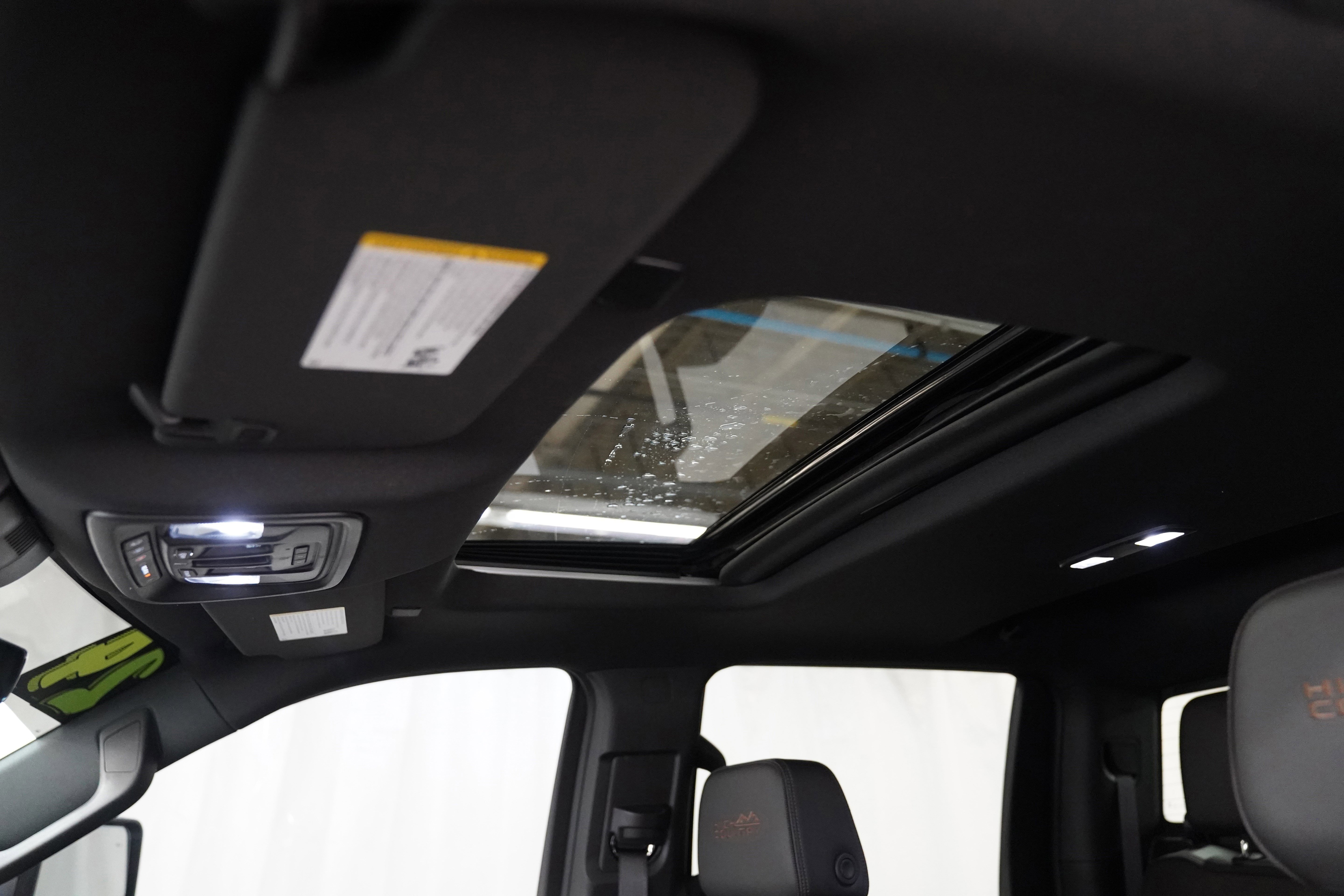 Used 2024 Chevrolet Silverado 3500 High Country w/ High Country Premium Package image 23