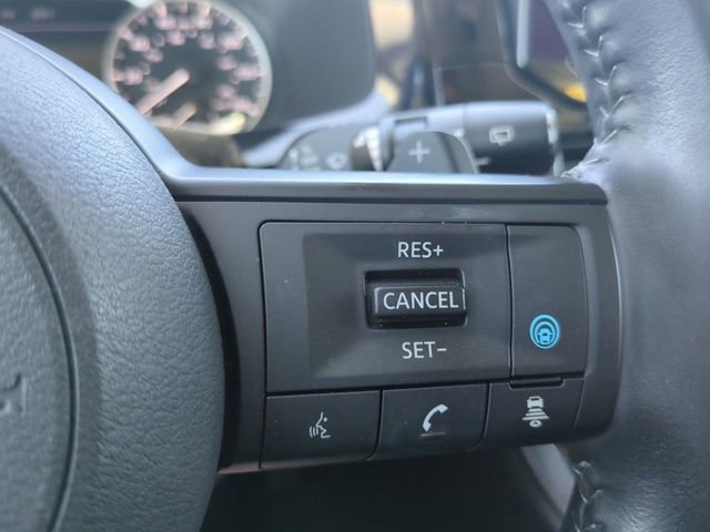 Used 2024 Nissan Pathfinder SV w/ Black Appearance Package image 25