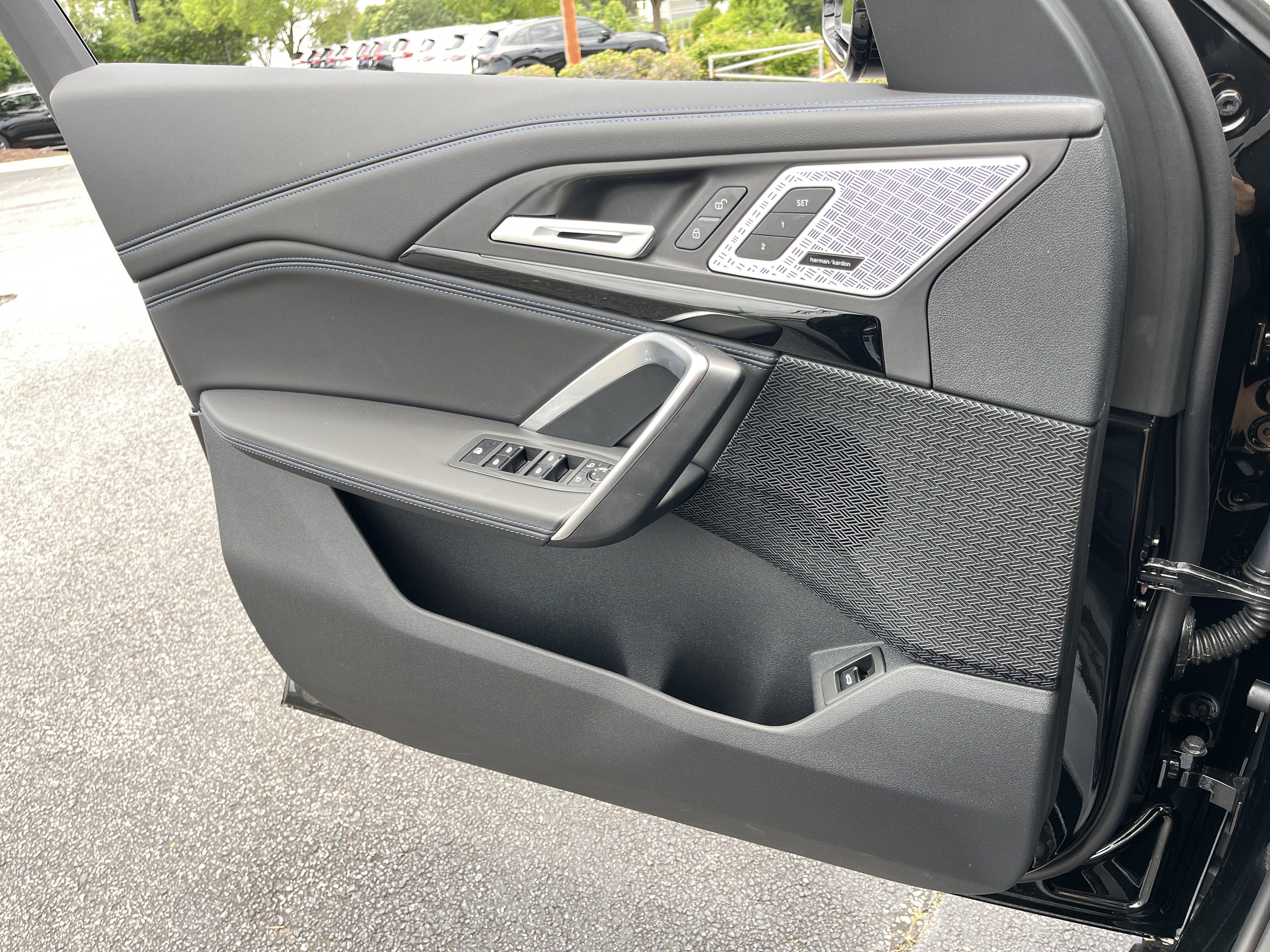 New 2025 BMW X1 xDrive28i w/ Technology Package image 16