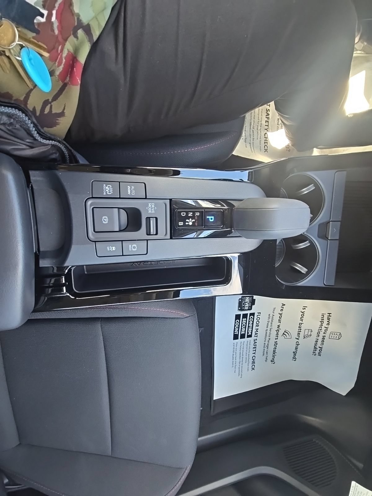 New 2025 Toyota Prius Plug-In Hybrid FWD image 18