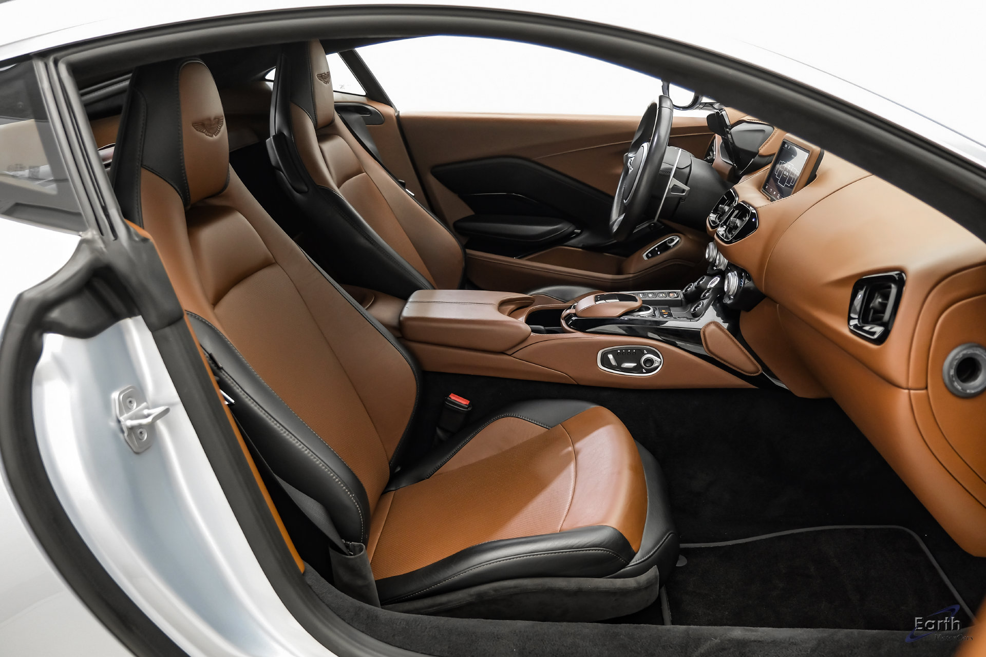 Used 2020 Aston Martin V8 Vantage Coupe RWD image 45