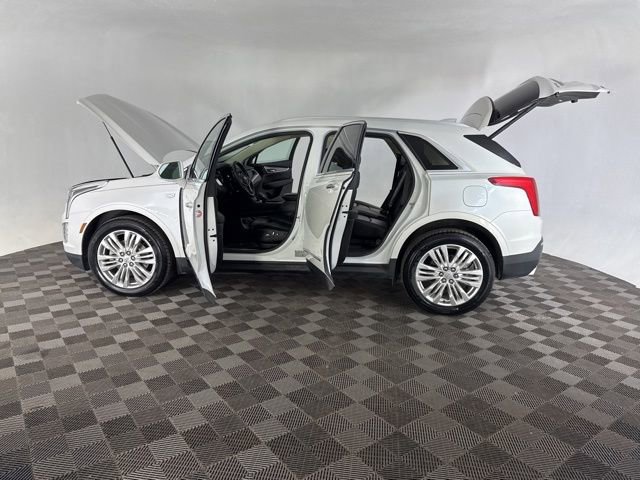 Used 2017 Cadillac XT5 Premium Luxury w/ LPO, Wheel Lock Package AWD/4WD image 10