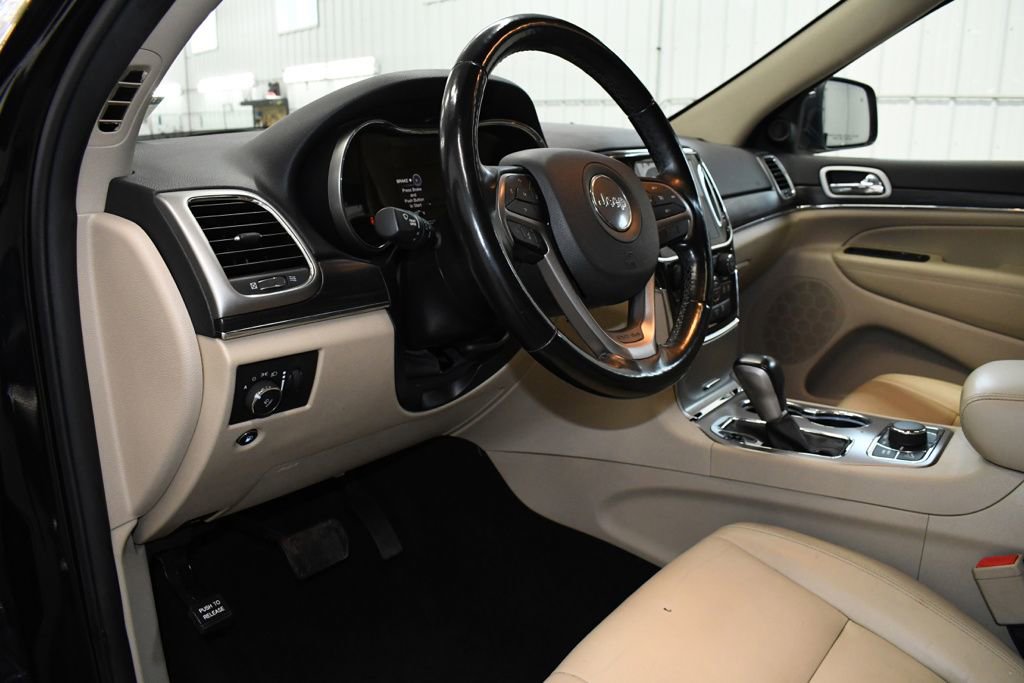 Used 2021 Jeep Grand Cherokee Limited w/ Sun & Sound Group AWD/4WD image 18