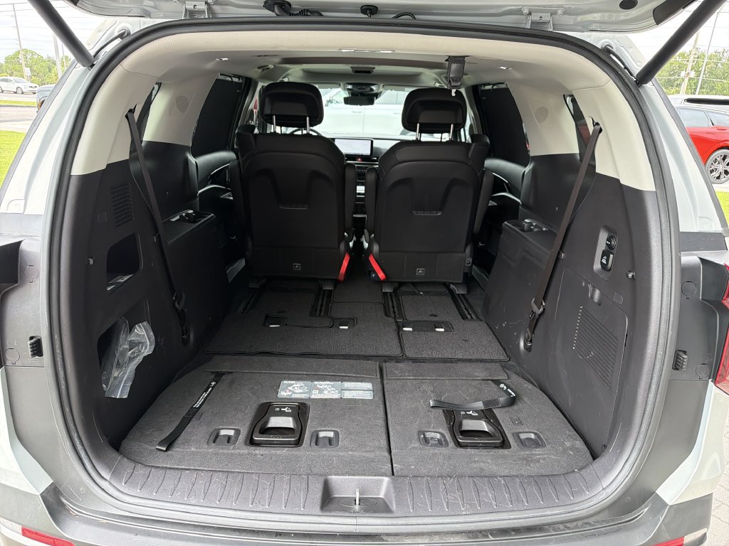 Used 2025 Kia Carnival SX Prestige FWD image 14