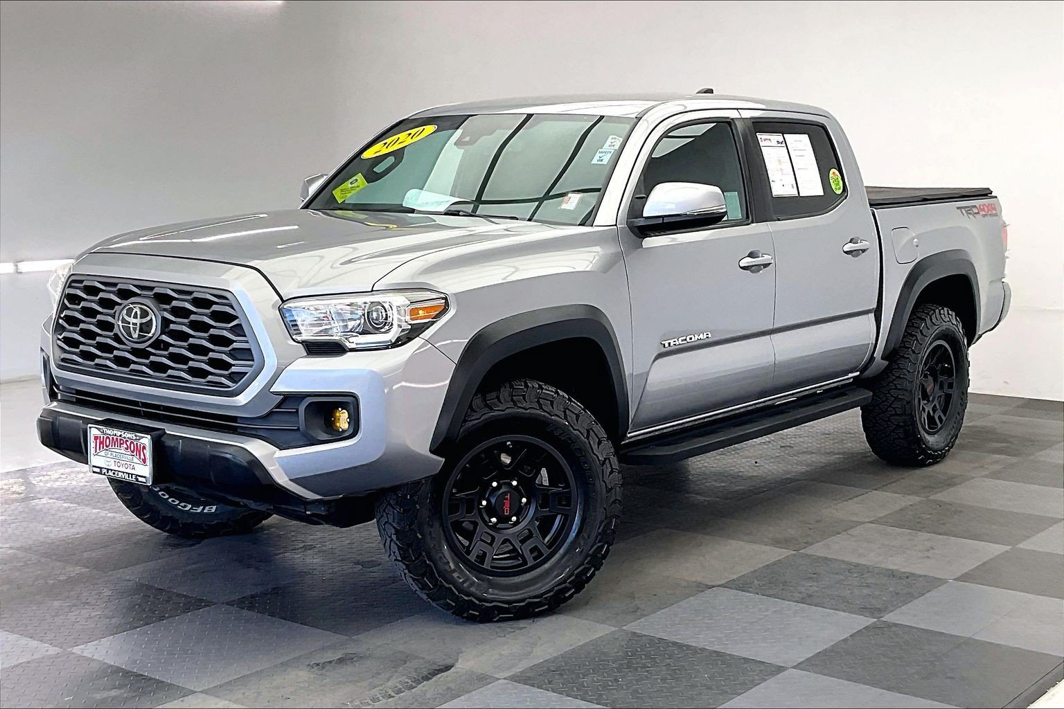 Used 2020 Toyota Tacoma TRD Off-Road w/ Technology Package AWD/4WD image 12