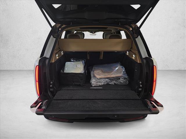 New 2026 Land Rover Range Rover SV AWD/4WD image 13