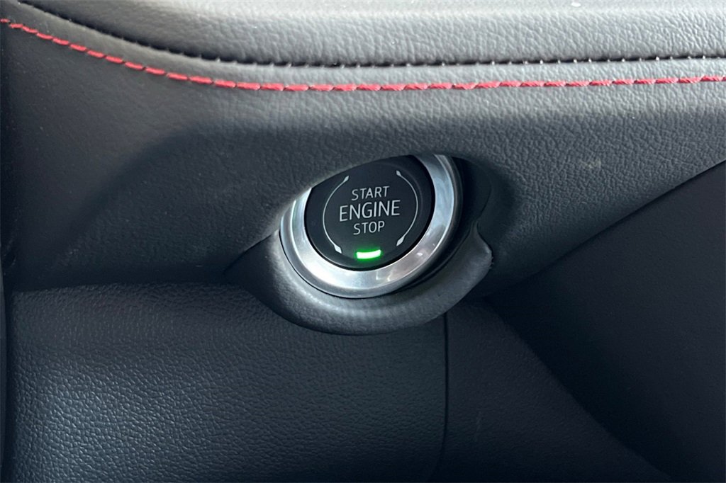 Used 2025 Chevrolet Suburban RST image 33