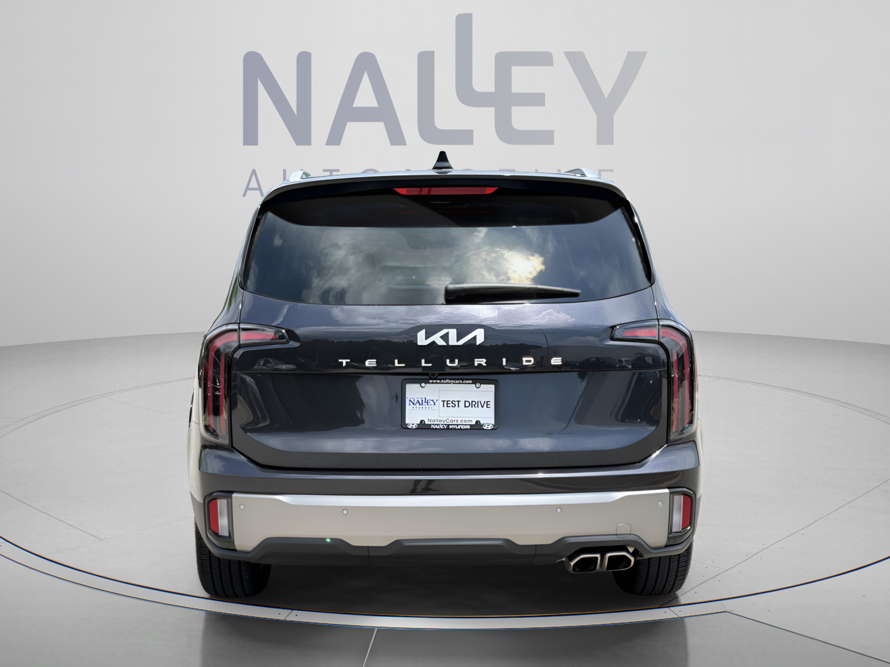Used 2025 Kia Telluride SX w/ SX Captain's Chair Package FWD image 4