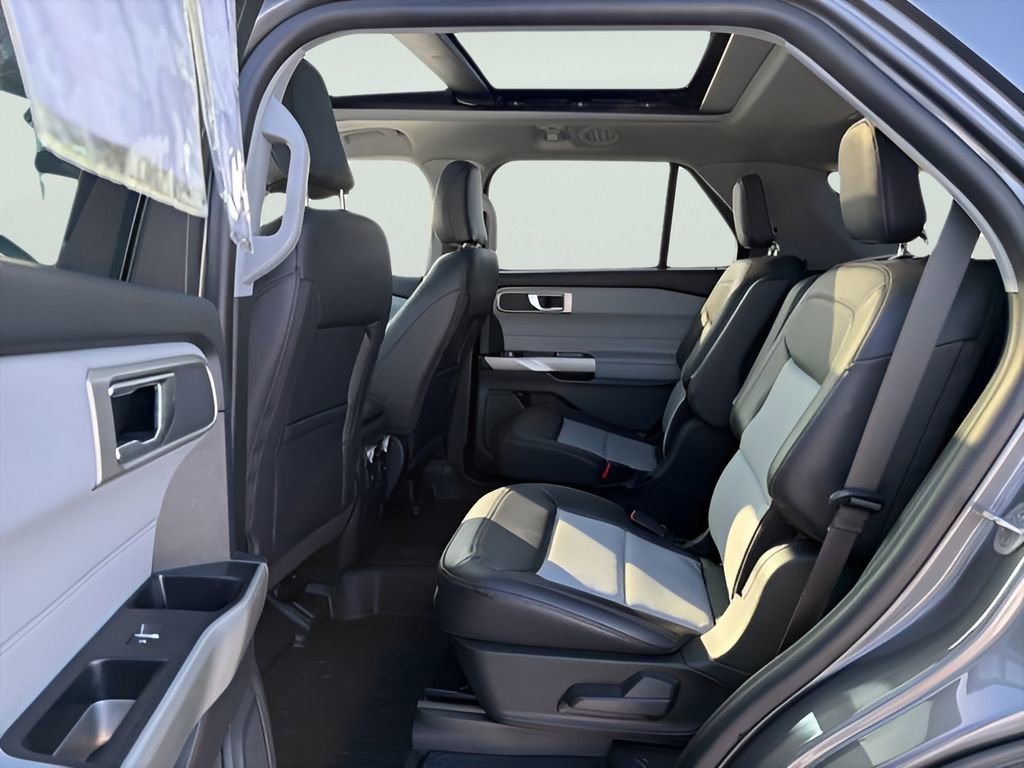 Used 2023 Ford Explorer XLT w/ Equipment Group 202A image 21