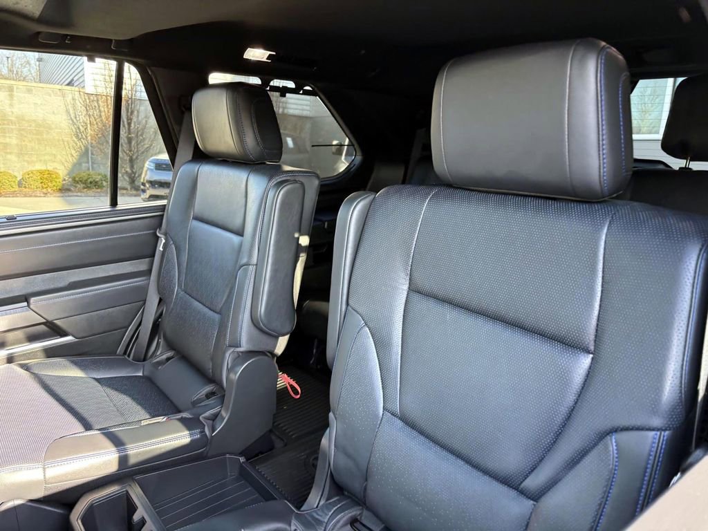 Used 2025 Toyota Sequoia Platinum image 26