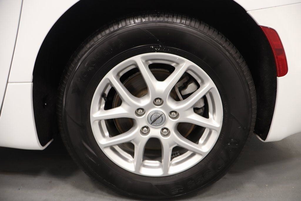 Certified 2025 Chrysler Pacifica Select FWD image 29