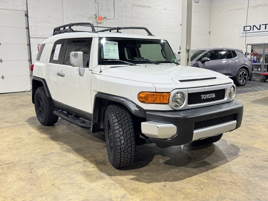 Used 2011 Toyota FJ Cruiser 2WD image 4